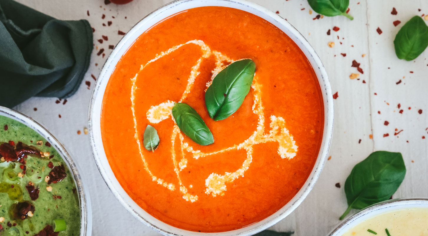 Tomat og paprikasuppe | Middagsoppskrift med Desirée Andersen fra Sunkost